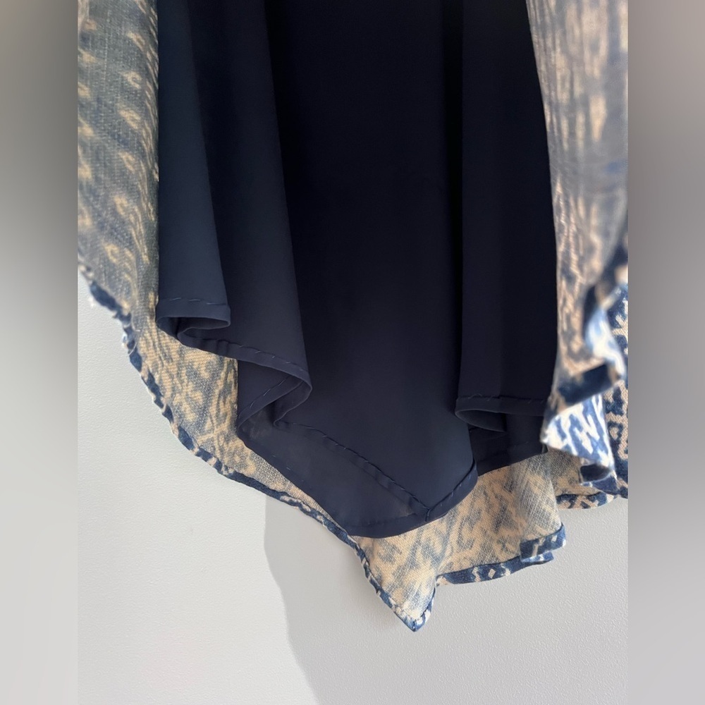 Coldwater Creek pre worn Navy and Cream Patterned Asymmetrical Skirt size M - Picture 4 of 13